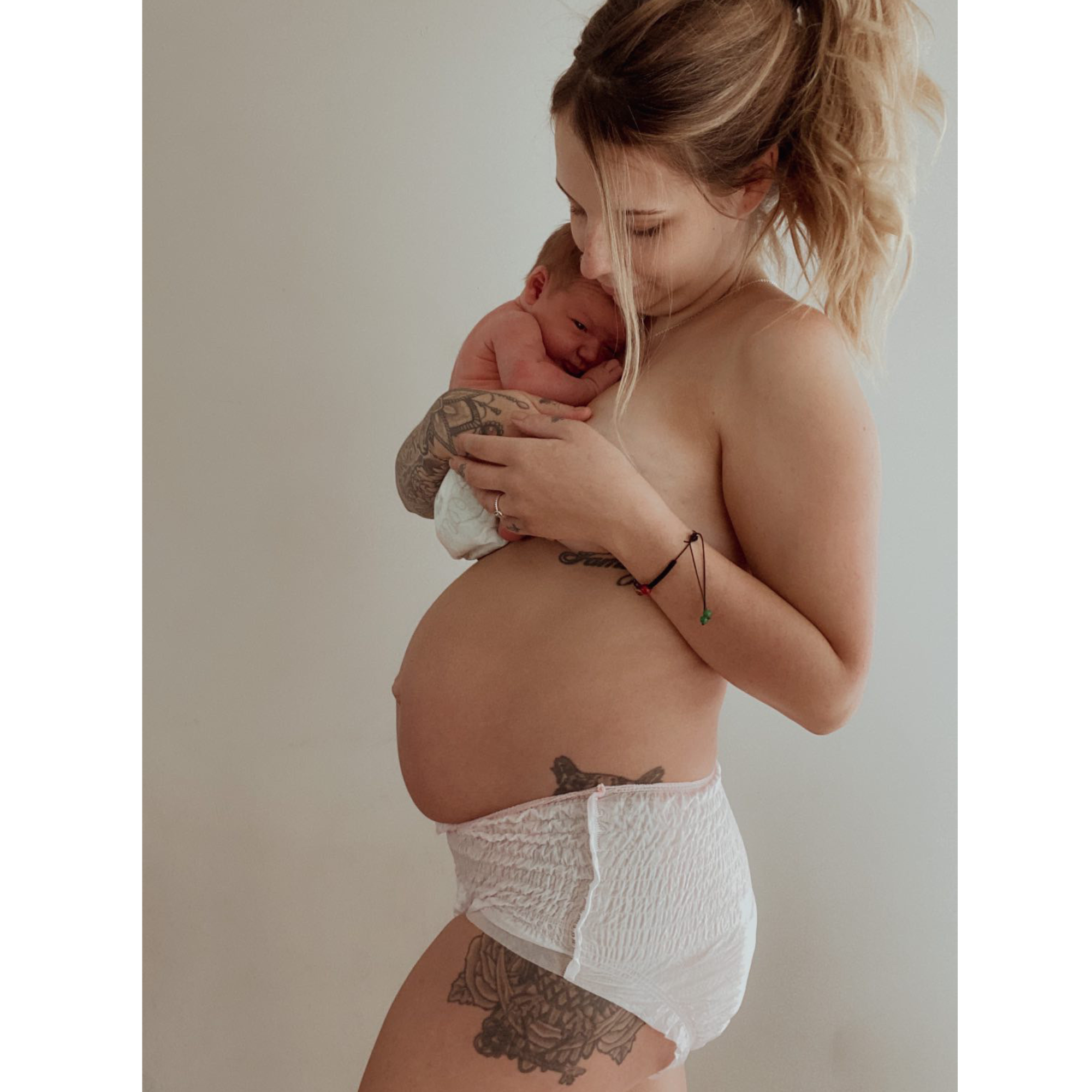 Disposable Postpartum Underwear: One Pack (8 Pairs) / Medium (6-12)